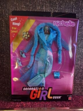 Mattel Generation Girl 1999 Nichelle Iridescent Blue Doll Coat & Accessories